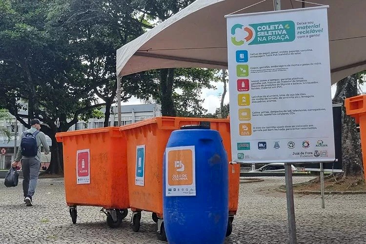 Praça da Estação recebe serviço de coleta seletiva nesta quinta