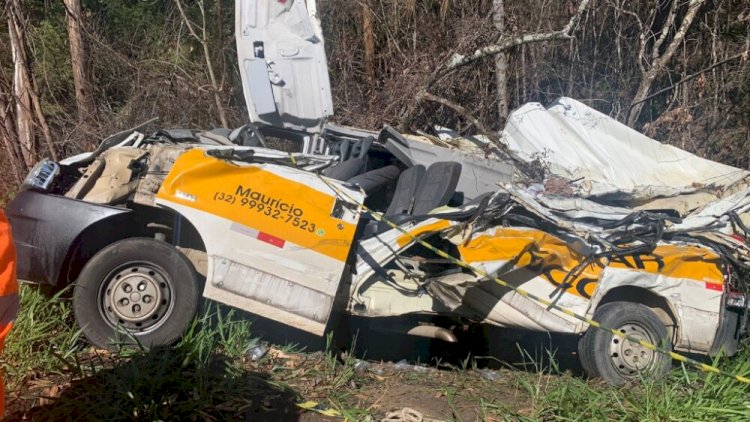 Batida entre caminhão e van escolar deixa dois mortos e feridos em Minas