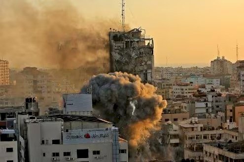 Israel bombardeia Gaza e divergência com os Estados Unidos aumenta