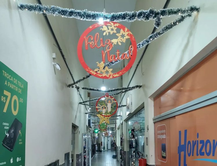 Horário especial de Natal do comércio começa neste final de semana em Santos Dumont