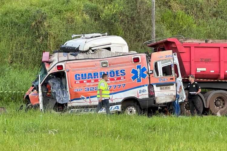 Três pessoas morrem em colisão entre ambulância e carreta na BR-040