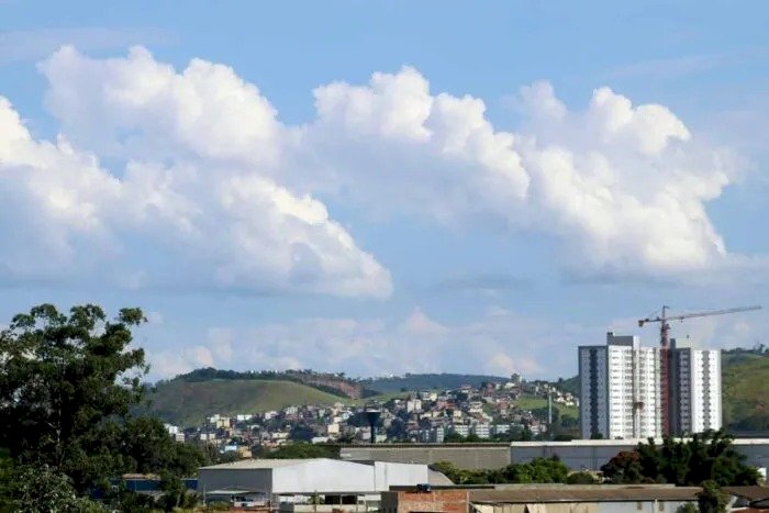Verão começa nesta sexta e traz calor e chance de chuva no Natal