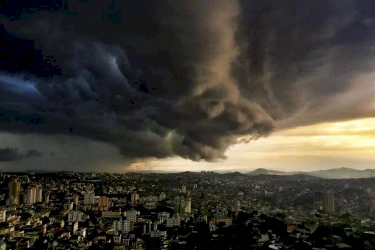 Minas tem 176 cidades em alerta para tempestade com queda de granizo