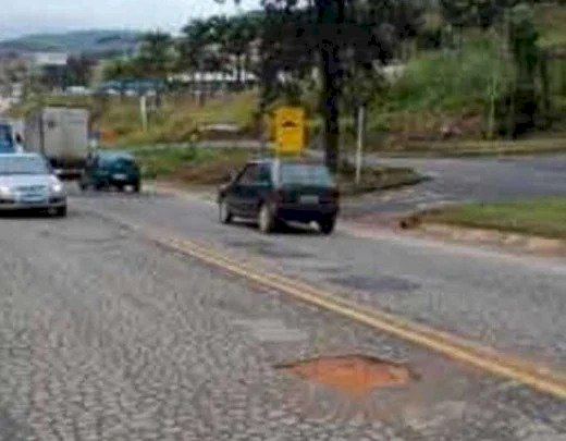 Condições precárias da BR-262 preocupam motoristas no percurso até Guarapari 'praia dos mineiros'