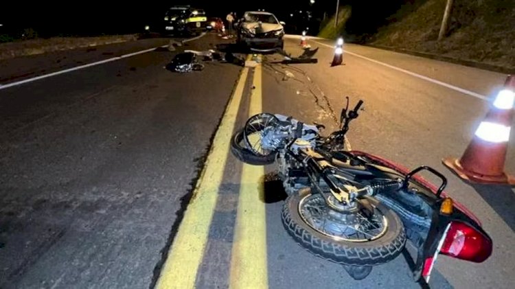 Motociclista morre ao invadir a contramão e bater de frente com carro na BR-116