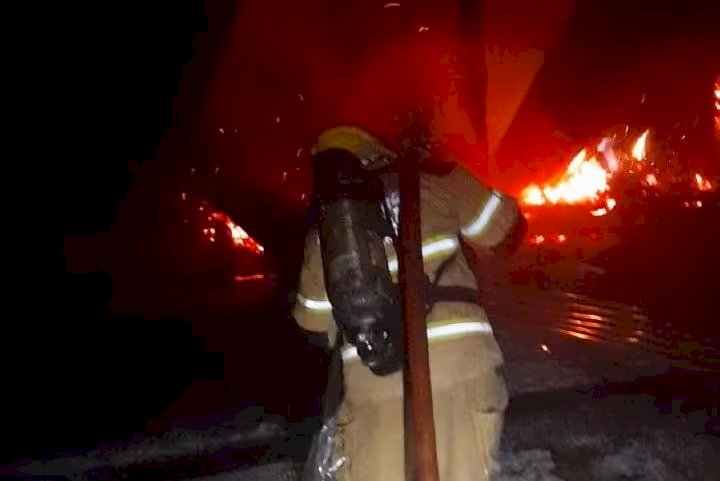 Fábrica de rapadura é destruída por incêndio em Minas; veja fotos