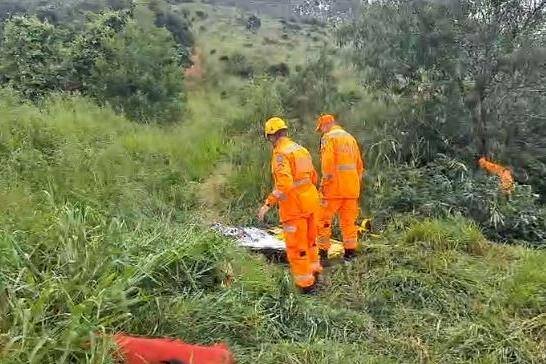 Motociclista de trilha morre após ataque de abelhas em mata de Minas