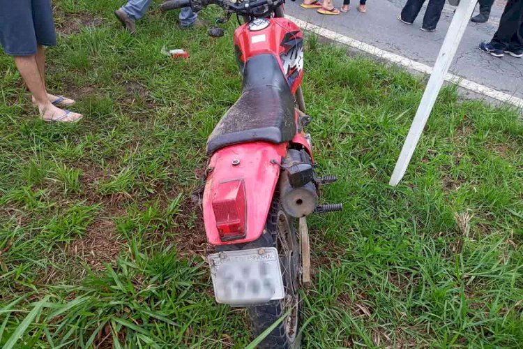 Motociclista morre ao se chocar com caminhão na BR-267