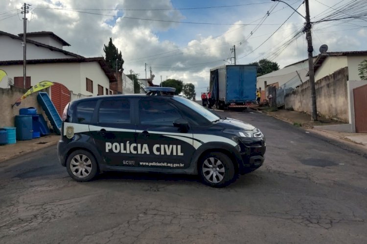 Polícia Civil autua caminhão com chassi adulterado nesta quinta (4) em Araxá