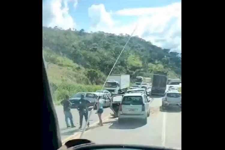 Segunda batida deixa feridos na BR-381 a 20 km de acidente com morte em Sabará