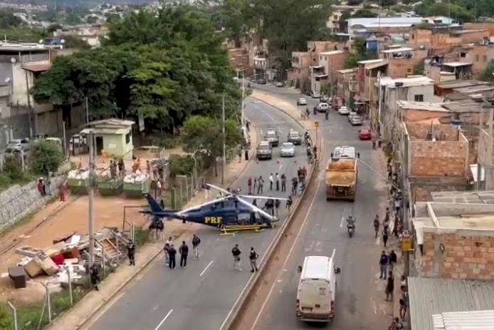 Veja imagens de mobilização após helicóptero ‘cair’ no Anel Rodoviário