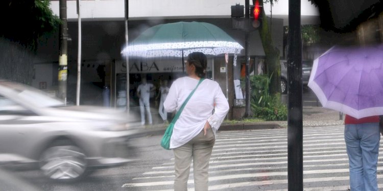 Todos os 853 municípios de Minas estão sob alerta de chuvas intensas de até 100 mm