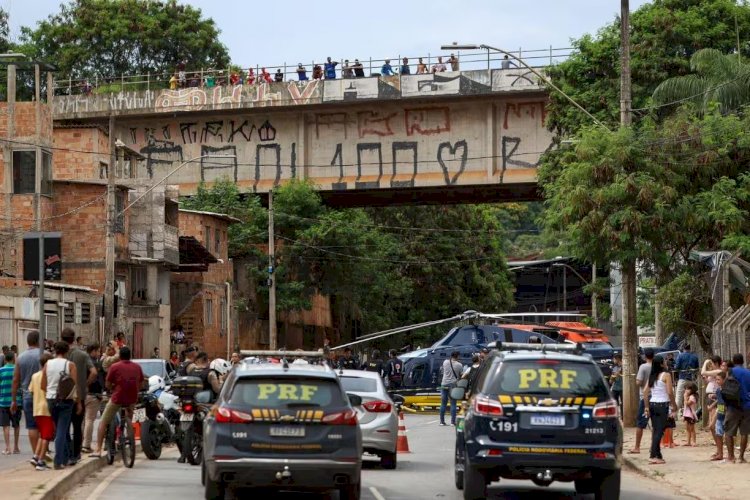 PRF está ressarcindo moradores que tiveram casas destelhadas por aeronave em BH