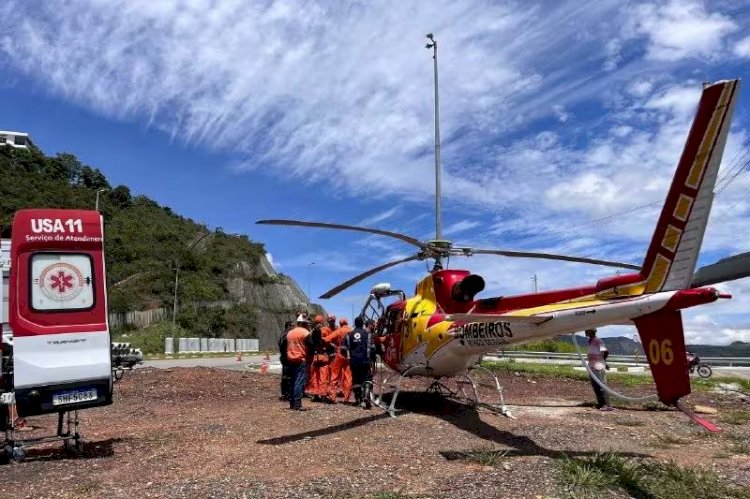 Idoso cai em vala de 4 metros e é socorrido por helicóptero na Grande BHAcidente aconteceu na rodovia MG 030, no Parque Aurilândia, em Nova Lima Por Isabela Abalen