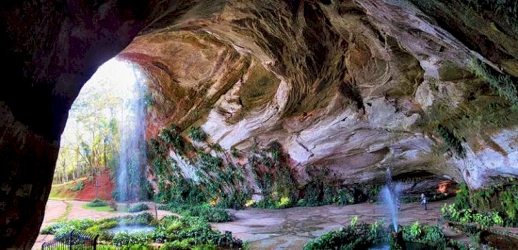 Uma pedra no meio do caminho: Grutas atraem turistas, cientistas e fãs de boas histórias ao interior de MG