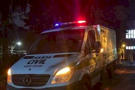 Homem morre após ser atropelado e arremessado a 25m por motorista bêbado em MG