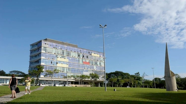 Universidades federais em Minas Gerais terão mais de 30 mil vagas do Sisu em 2024; confira