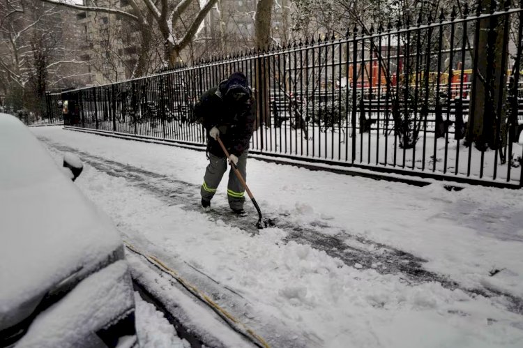 Volta a nevar em Nova York após 701 dias