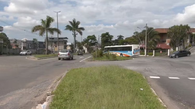 Policial penal morre em acidente entre moto e ônibus em MG