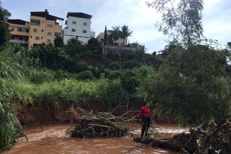 Bombeiros encontram corpo de homem que foi arrastado por enxurrada em MG