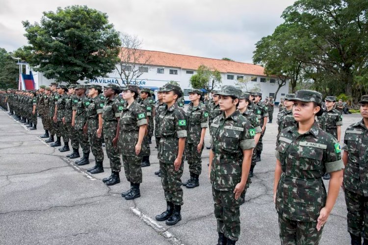 Exército pede veto a mulheres em funções de combate e justifica fisiologia