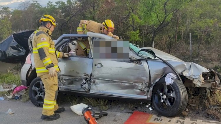 Pais e bebê morrem em acidente em rodovia no Norte de Minas; filha sobrevive