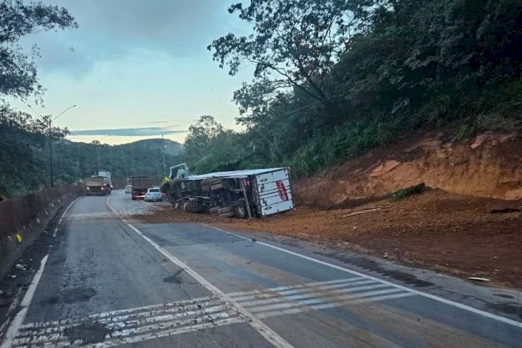 Acidente com carreta interdita BR-381 na Grande BH