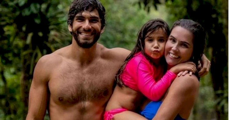 Deborah Secco fala sobre relacionamento aberto com Hugo Moura