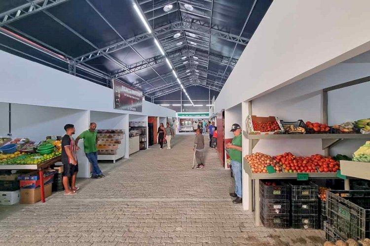 Tenda temporária do Mercado Municipal tem inauguração oficial nesta terça