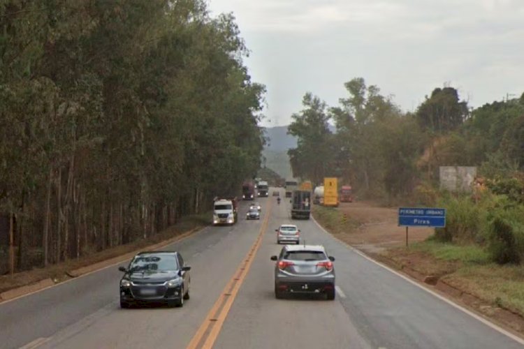 Destombamento de carreta fecha BR-040 e congestionamento já chega a 4 km em MG