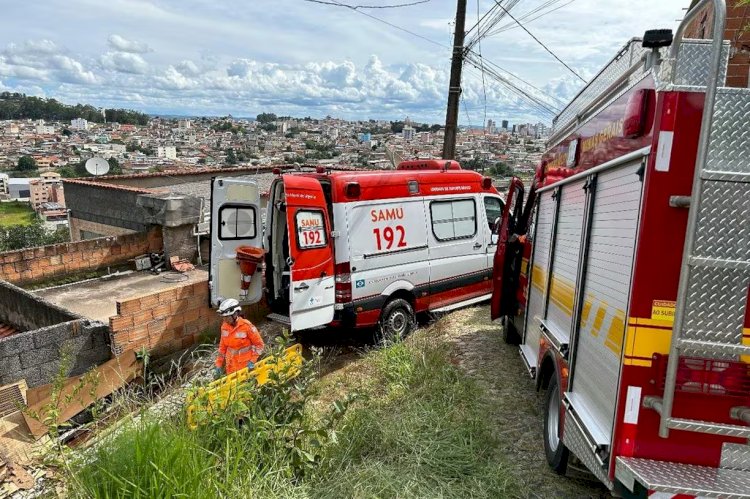 Homem embriagado é resgatado em galinheiro após cair de escada de 4 metros em MG