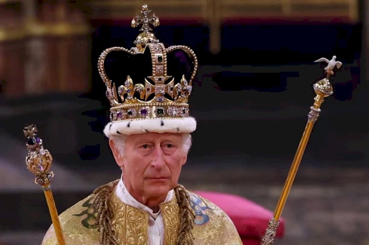 Quem assume o trono durante o tratamento do rei Charles III?