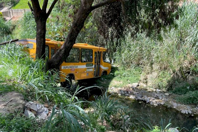 Morre motorista de ônibus que caiu em ribanceira em BH