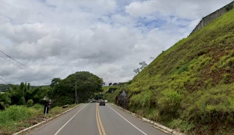 Motociclista é resgatada em matagal após sofrer acidente e ficar desaparecida 20 horas em MG