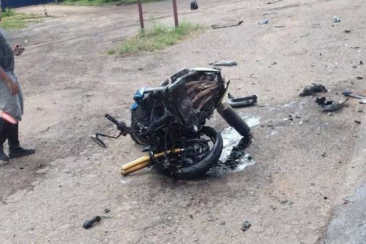 Motociclista morre após perder controle e bater em carro em Ouro Preto