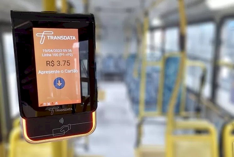 Novo cartão de ônibus começa a ser entregue para pagantes