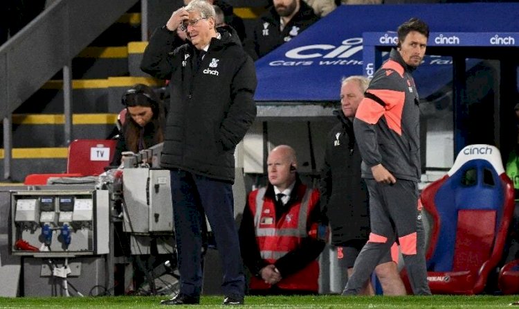 Técnico de time da Premier League é internado depois de passar mal em treino