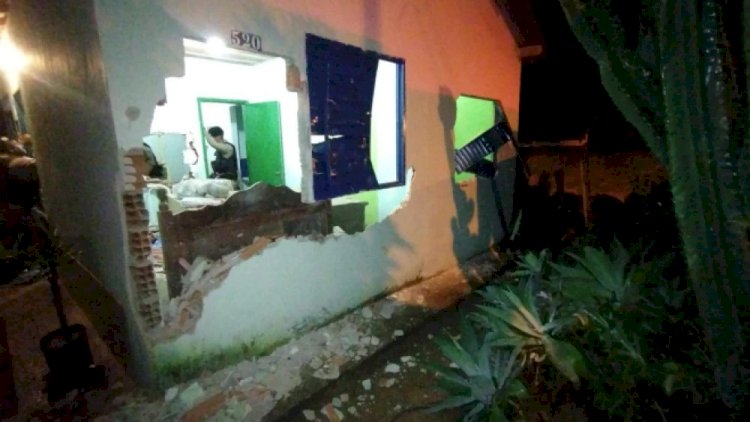 Mulher que denunciou traficante tem casa destruída e é agredida em Teófilo Otoni, em MG