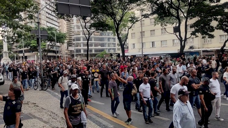 Protesto das forças de segurança de Minas fecha a Afonso Pena nos dois sentidos, em BH