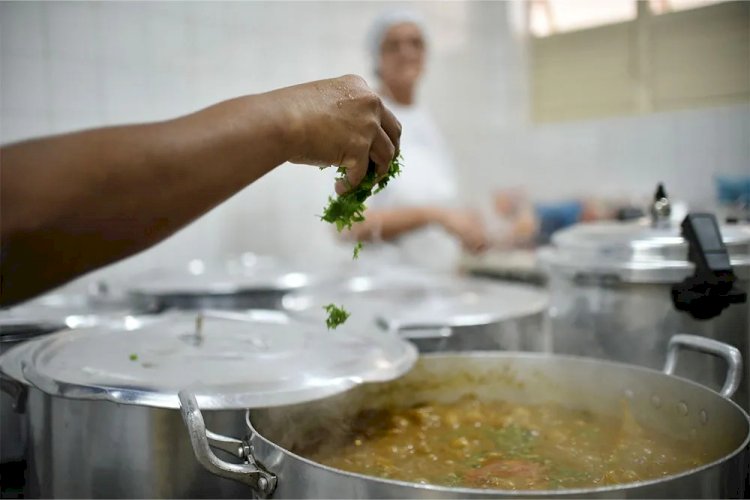 Dona de restaurante será indenizada por cobranças indevidas de divulgação