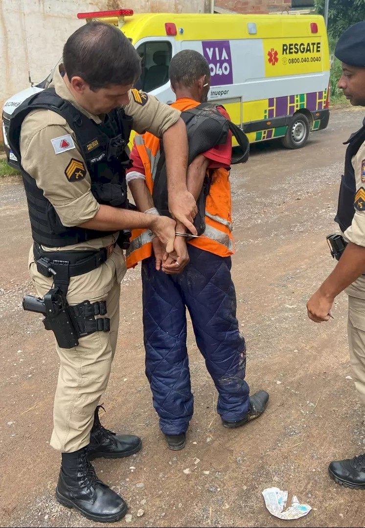 Homem é preso após furtar moto estacionada no Centro de Santos Dumont