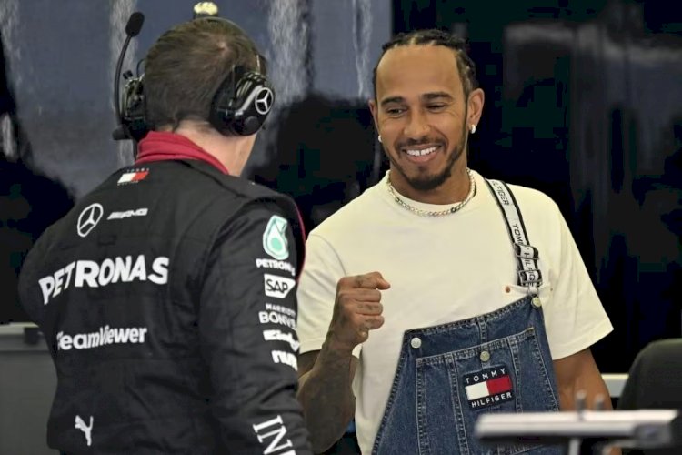 Lewis Hamilton lidera dobradinha da Mercedes no 1º dia de treinos da F1 em 2024