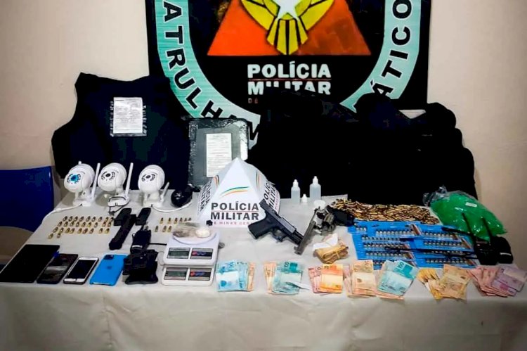 Polícia troca tiros com suspeito que usava kit rajada e prende quatro pessoas