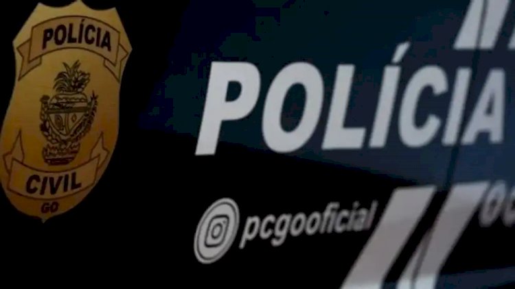 Mulher é presa suspeita de enterrar o próprio filho vivo após o nascimento em Goiás