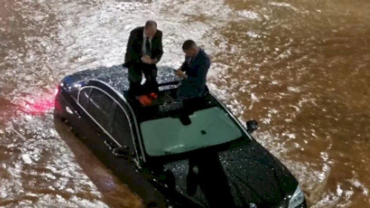 Cônsul dos Emirados Árabes é resgatado de carro em alagamento, em SP