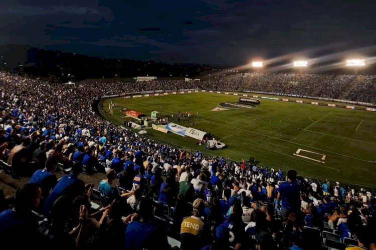 Ônibus com torcedores do Cruzeiro é alvo de ladrões durante jogo em Ipatinga