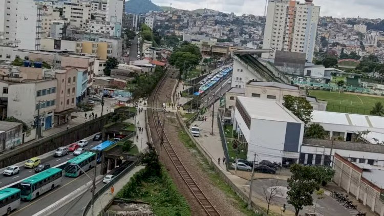 Pedestre é atropelada por ônibus no Centro de Juiz de Fora