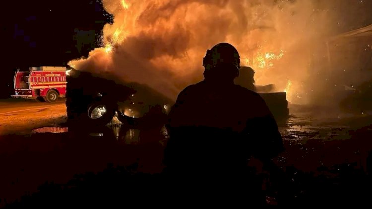 Depósito de pneus pega fogo e mobiliza bombeiros em Patos de Minas