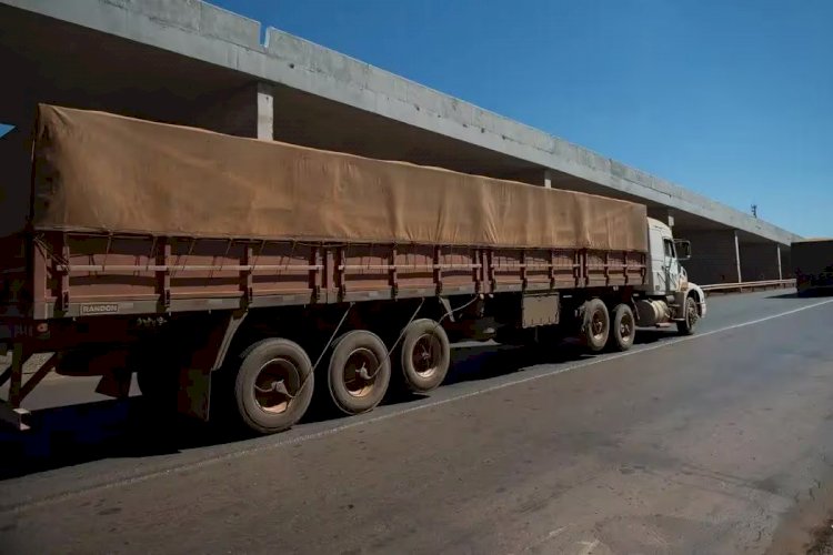 Rodovias federais de MG vão ter restrição para veículos de carga no feriado