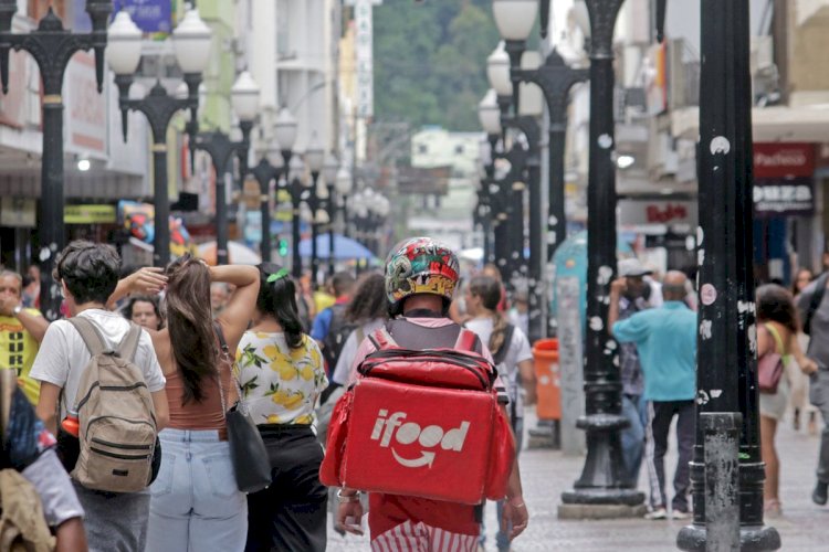 Motoboys de Juiz de Fora enfrentam dificuldades com entregas em locais de difícil acesso